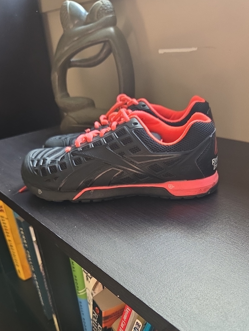 Reebok Women's Black and Coral Low-Top Training Crossfit Shoes Sz 7